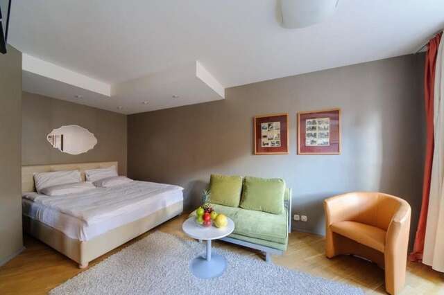 Апартаменты Apart in center near Hotel Europa Минск-15