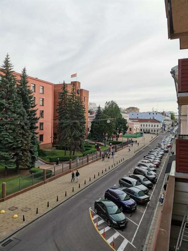 Апартаменты Apart in center near Hotel Europa Минск-11